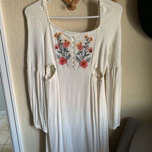 White flowy dress worn once